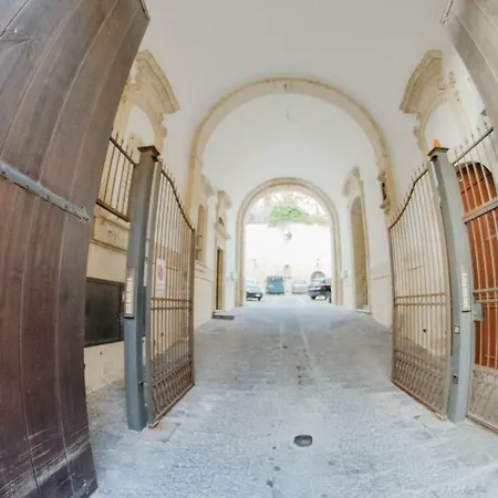 Casa Di Marco Palazzo Astuto *